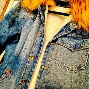 Denim jacket with fur collar
